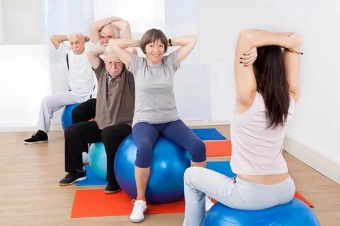 Chăm sóc tinh thần và sinh hoạt